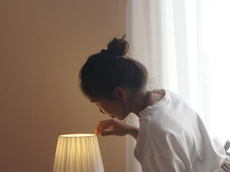 KHÔNG CHỈ LÀ ĐÈN NGỦ