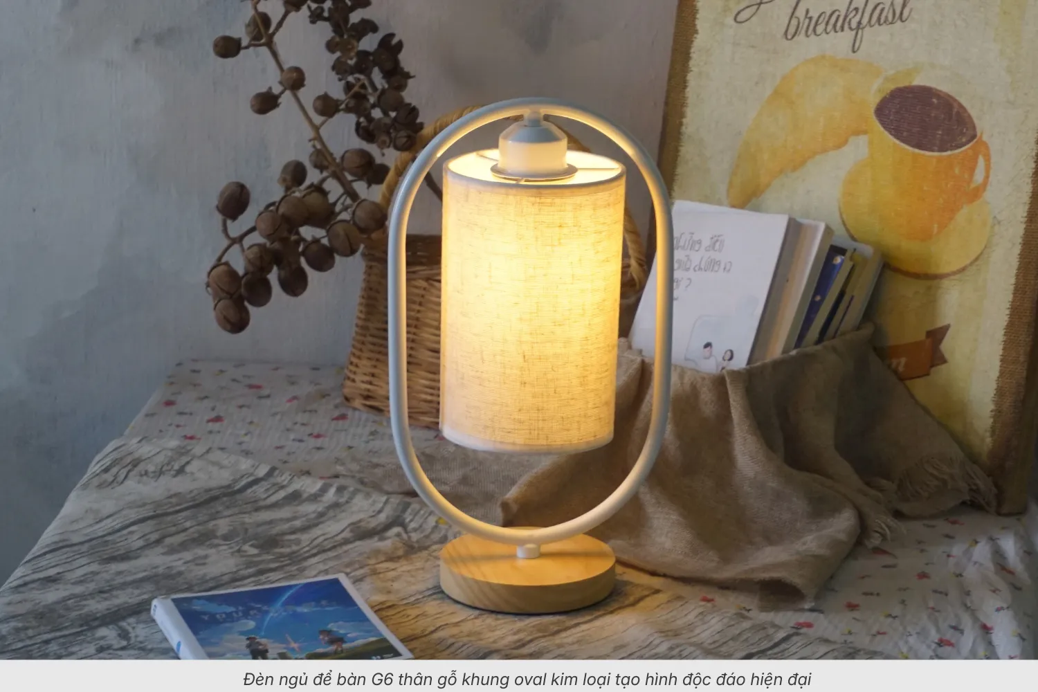 2.4 Đèn ngủ để bàn thân gỗ mã G6 – Khung oval độc đáo