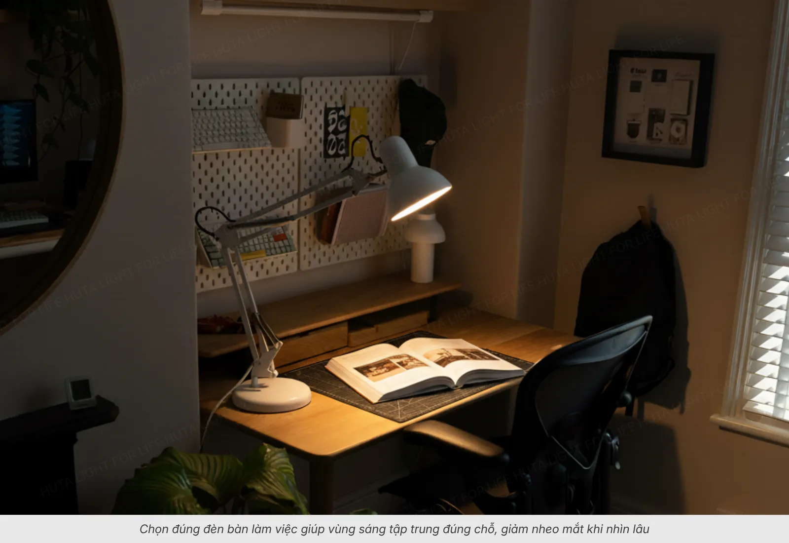 1. Chọn Đúng Đèn Decor Bàn Làm Việc Giúp Bạn Tập Trung Hơn