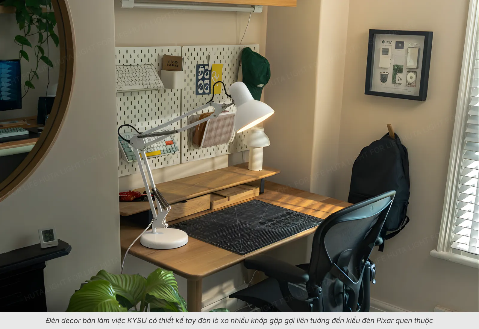 2.3 Đèn decor bàn làm việc KYSU – Linh hoạt kiểu đèn Pixar