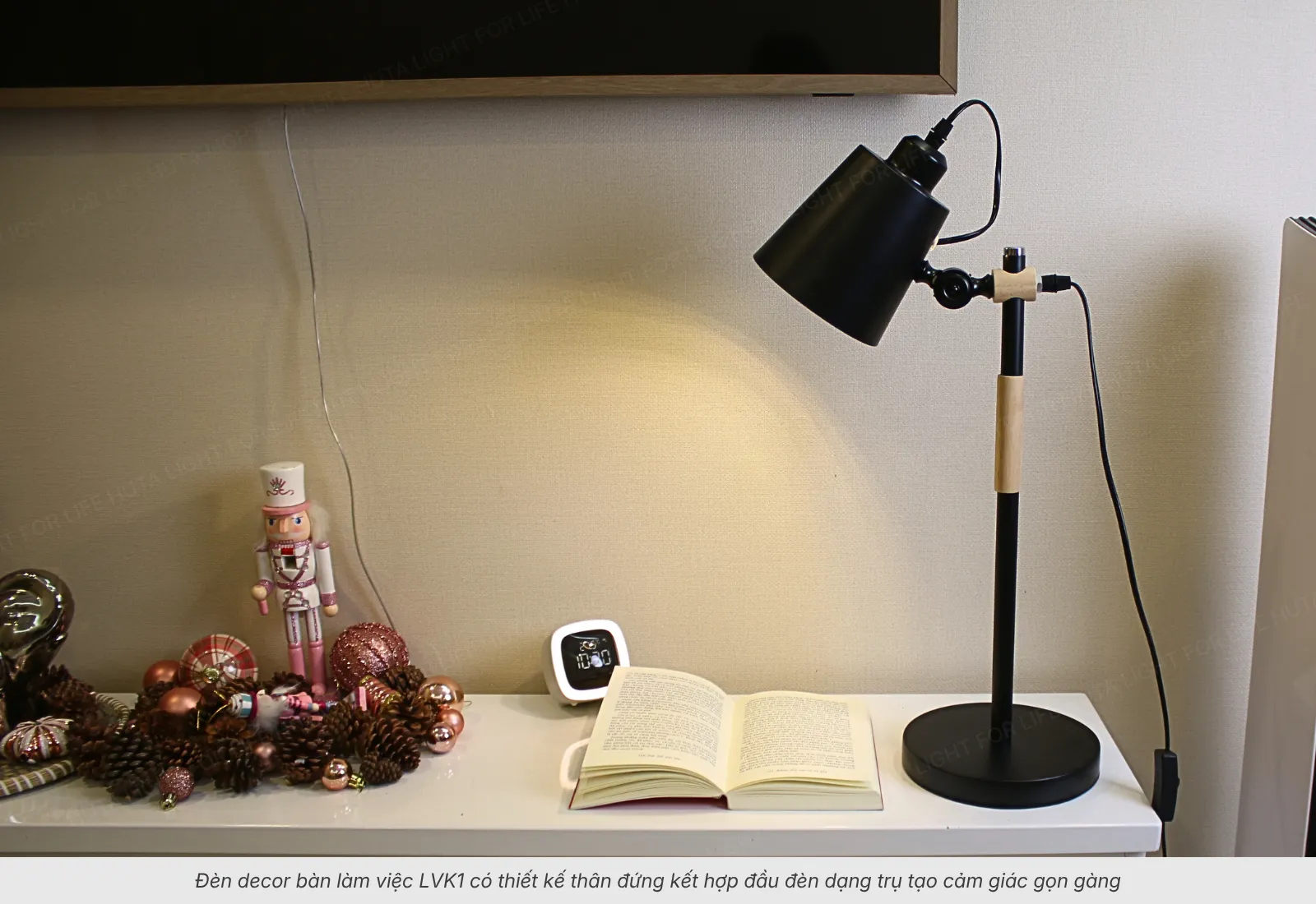 2.4 Đèn decor bàn làm việc LVK1 – Gọn gàng, tập trung ánh sáng