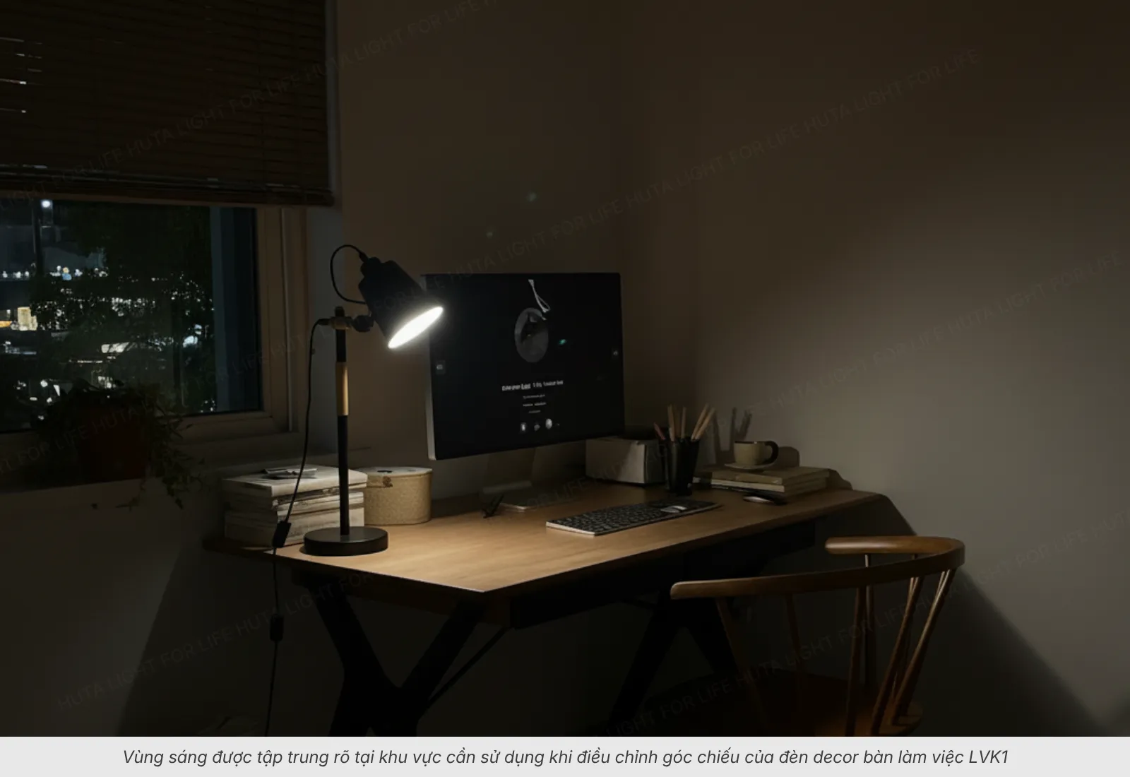 2.4 Đèn decor bàn làm việc LVK1 – Gọn gàng, tập trung ánh sáng