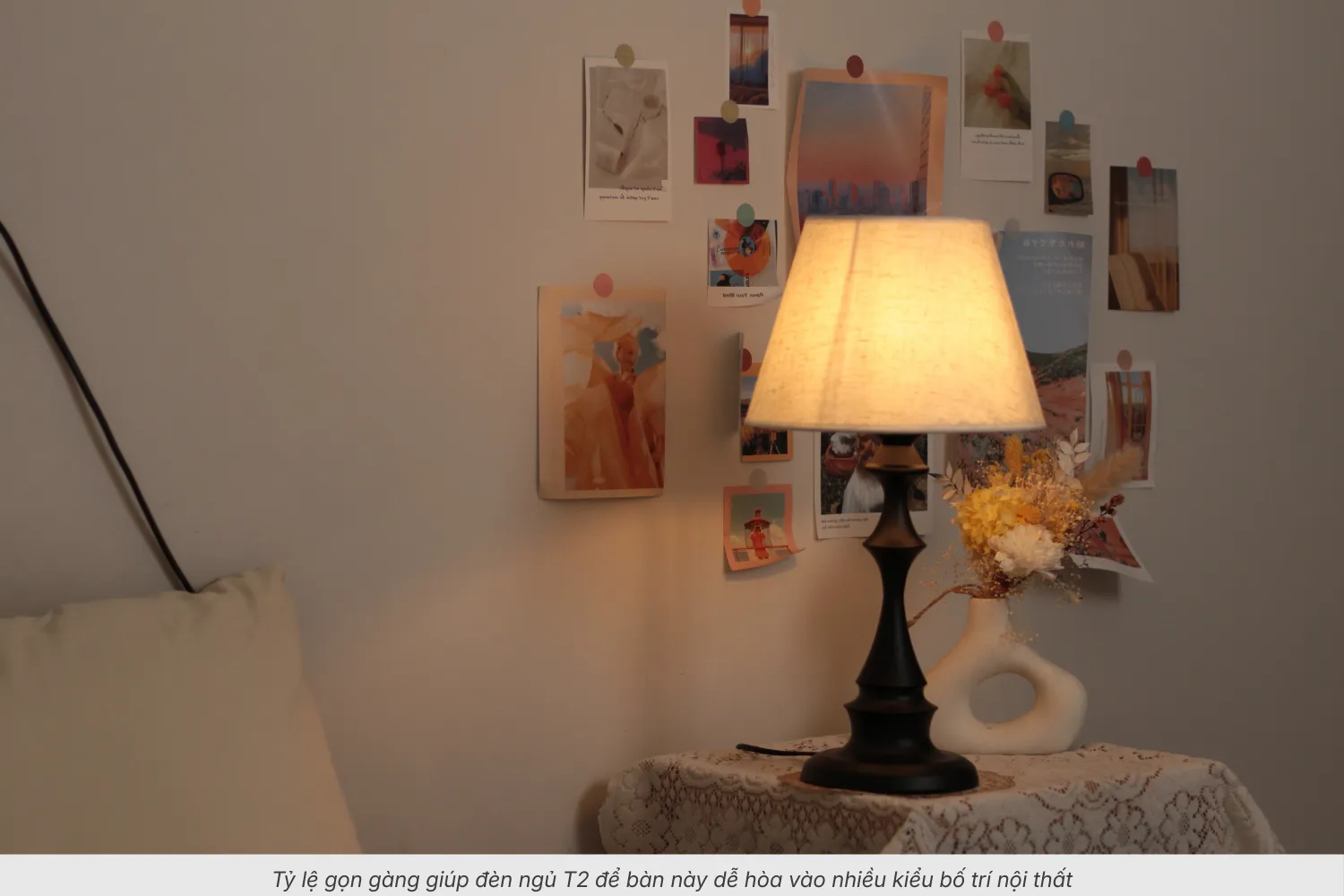2.6 Đèn Ngủ Để Bàn T2 – Thân Kim Loại Tối Giản