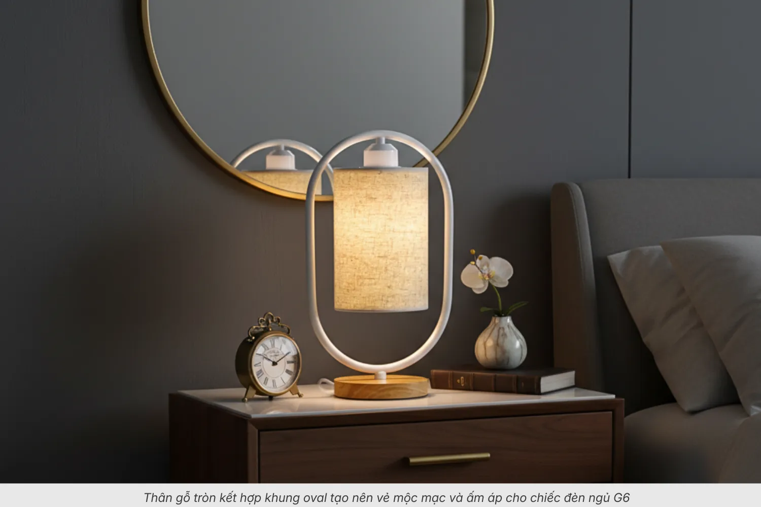 2.1 Đèn Ngủ Để Bàn G6 - Thân Gỗ Chao Tròn