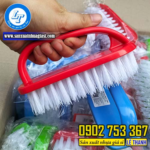 Bàn chải nhựa chà chân chà sàn có quai cầm Bàn chải nhựa chà chân chà sàn có quai cầm