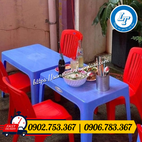 Bàn nhựa chữ nhật tại các quán ăn Bàn nhựa chữ nhật tại các quán ăn