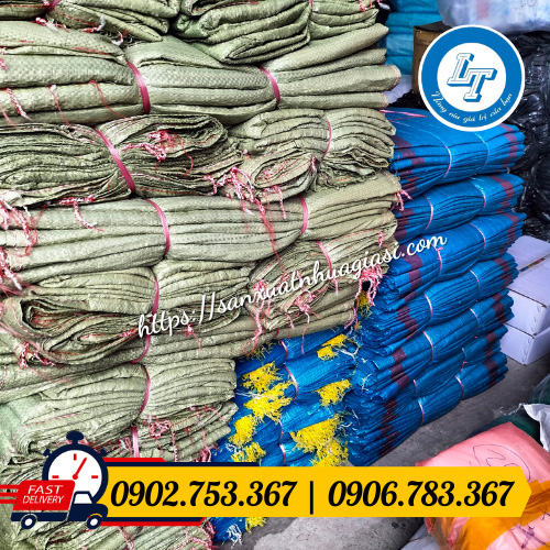 Bao dứa được bó gọn gàng tại kho Lê Thanh Bao dứa được bó gọn gàng tại kho Lê Thanh