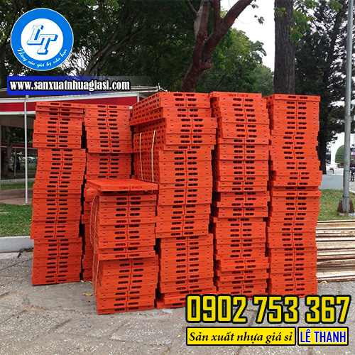 Lê Thanh bán sỉ pallet nhựa 2 mặt giá rẻ Lê Thanh bán sỉ pallet nhựa 2 mặt giá rẻ