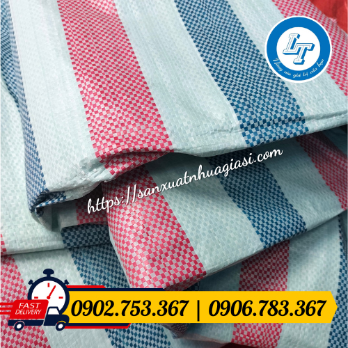 Bạt sọc nhựa 3 màu xanh, đỏ, trắng Bạt sọc nhựa 3 màu xanh, đỏ, trắng