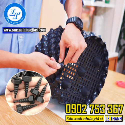 Bầu ươm gồm 3 bộ phận giúp dễ dàng tháo lắp