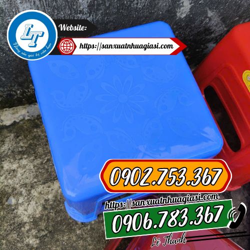 Bề mặt ghế có hoa văn  Bề mặt ghế có hoa văn