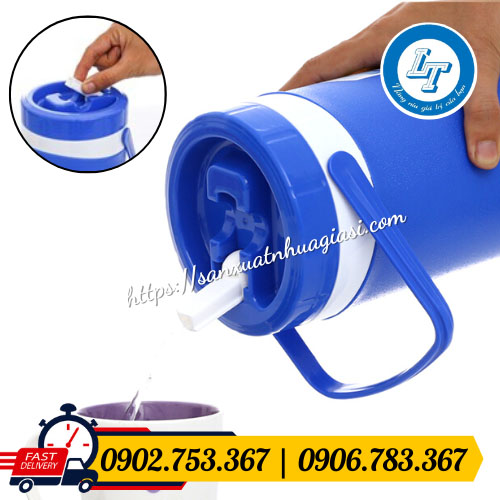 Ca giữ nhiệt có vòi để rót nước Ca giữ nhiệt có vòi để rót nước