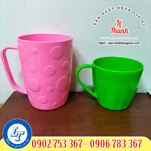 Ca nhựa uống nước nhiều kích thước Ca nhựa uống nước nhiều kích thước