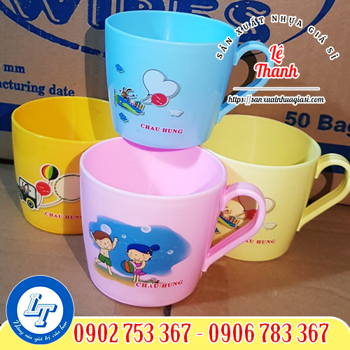 Ca nhựa uống nước nhiều màu Ca nhựa uống nước nhiều màu