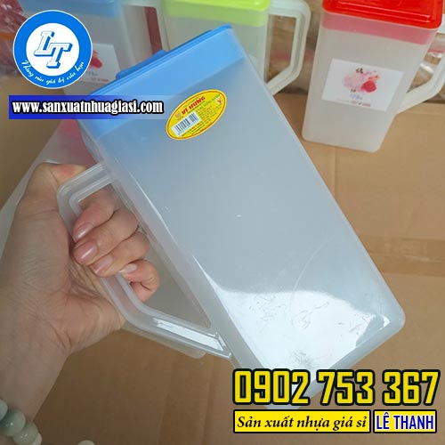 Ca trà đá có quai cầm tiện lợi Ca trà đá có quai cầm tiện lợi