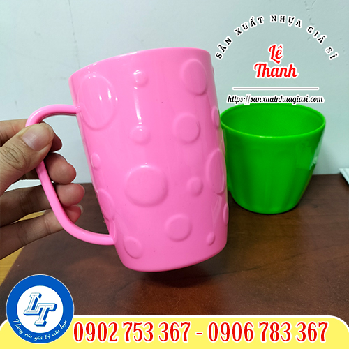 Ca nhựa uống nước có tay cầm Ca nhựa uống nước có tay cầm