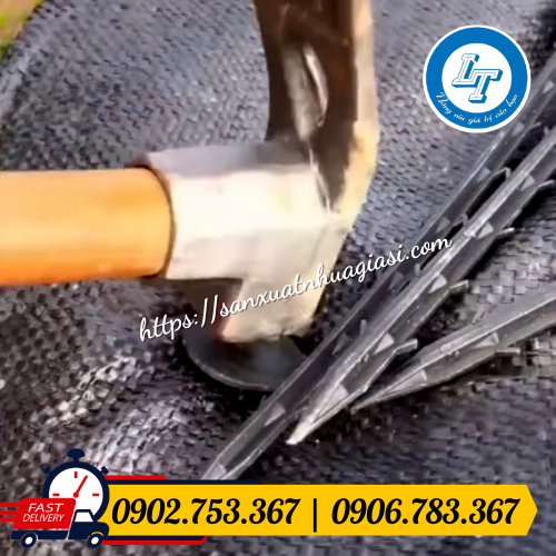 Sử dụng đinh ghim bạt đơn giản Sử dụng đinh ghim bạt đơn giản