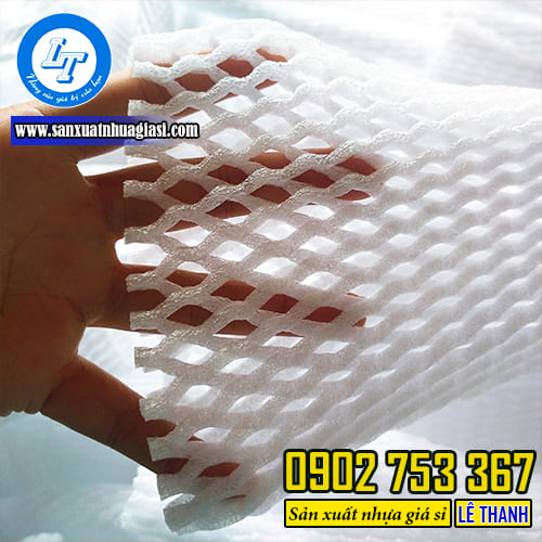 Xốp lưới được tạo từ các sợi mút đan xen có hình mắt cáo