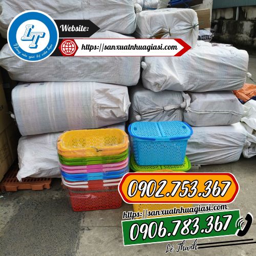 Sỉ số lượng lớn giỏ nắp có quai Sỉ số lượng lớn giỏ nắp có quai