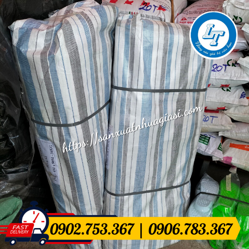 Cuộn bạt nhựa mã lai giao cho khách Cuộn bạt nhựa mã lai giao cho khách