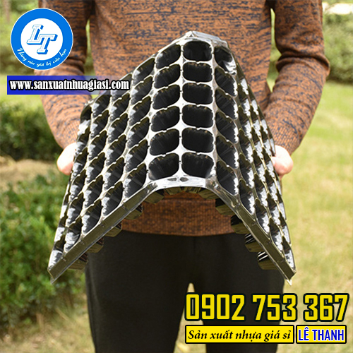 Độ bền dẻo của khay ươm cây Độ bền dẻo của khay ươm cây