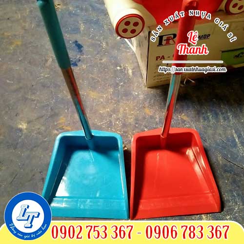 Đồ hốt rác cán dài Đồ hốt rác cán dài