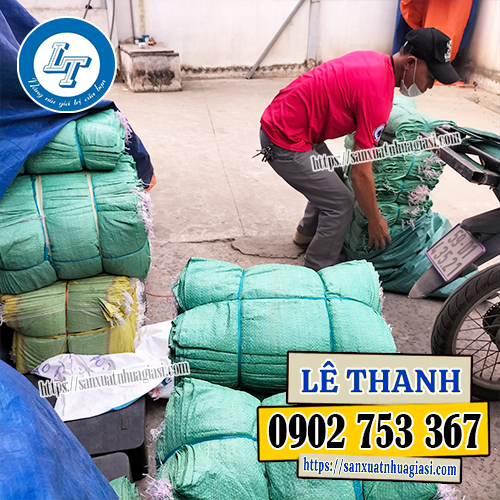 Đóng bao bao tải đá đi chành cho khách