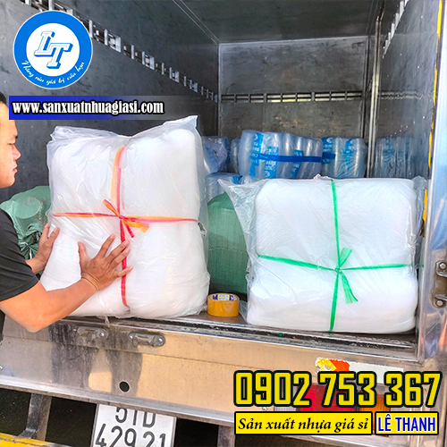 Giao 2 cuộn lưới mùng trắng cho khách Giao 2 cuộn lưới mùng trắng cho khách