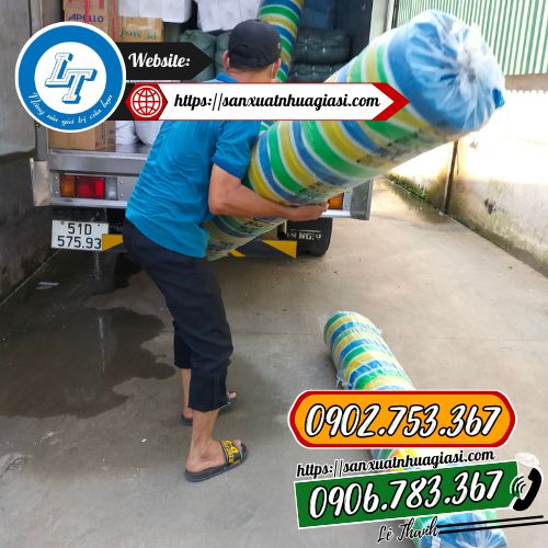 Giao 3 cuộn lưới che nắng cho khách Giao 3 cuộn lưới che nắng cho khách