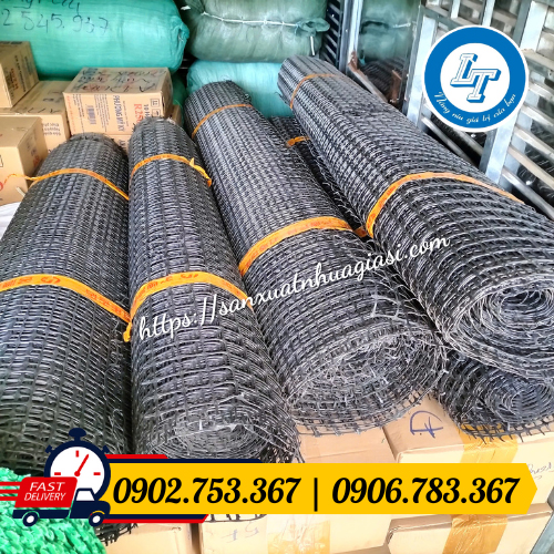 Giao 5 cuộn lưới nhựa cho khách Giao 5 cuộn lưới nhựa cho khách