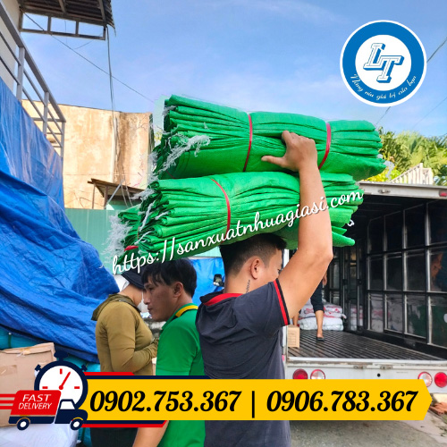 Giao bao tải dứa cho khách Giao bao tải dứa cho khách