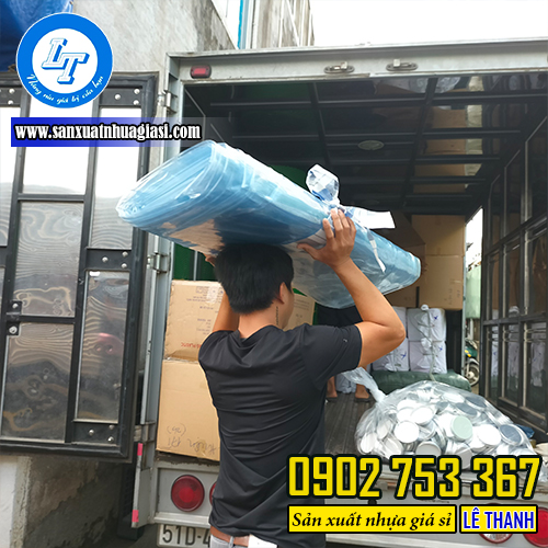 Hỗ trợ giao bạt trong suốt che mưa Hỗ trợ giao bạt trong suốt che mưa