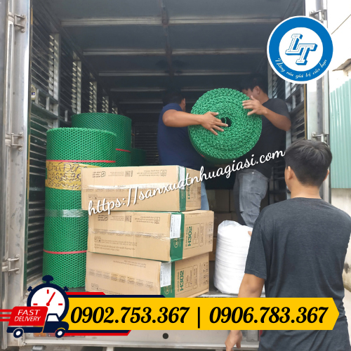 Giao các cuộn lưới nhựa ô vuông Giao các cuộn lưới nhựa ô vuông
