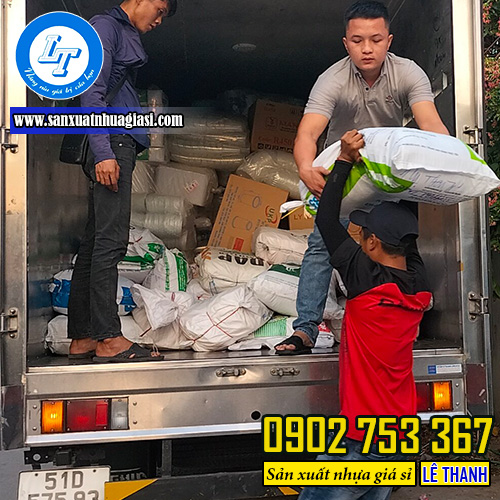 giao túi đựng ly cho khách giao túi đựng ly cho khách