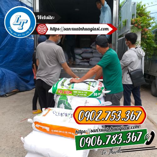 Giao đơn túi zip chỉ đỏ cho khách Giao đơn túi zip chỉ đỏ cho khách
