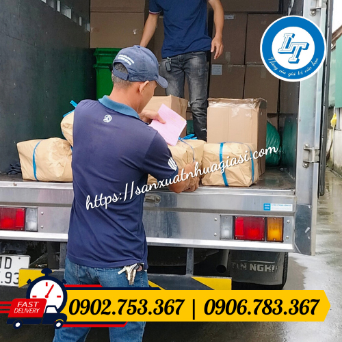 Giao hàng túi opp dán hàng cho khách Giao hàng túi opp dán hàng cho khách