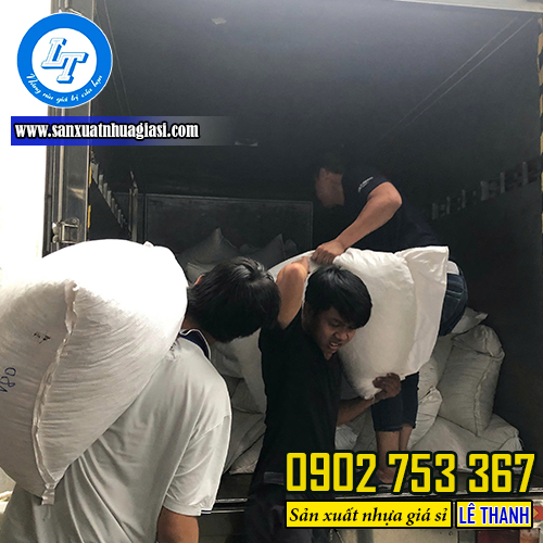 Giao đơn lưới gà luồn dây cho khách Giao đơn lưới gà luồn dây cho khách