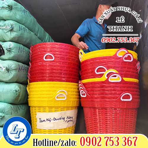 Giao giỏ nhựa đựng sầu riêng Giao giỏ nhựa đựng sầu riêng