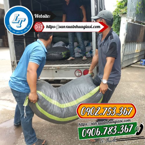 Giao hàng cho khách tại xưởng Giao hàng cho khách tại xưởng