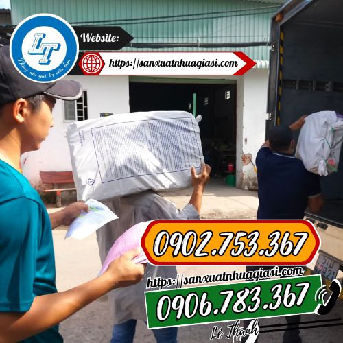 Giao hàng bao rác đen cho khách Giao hàng bao rác đen cho khách