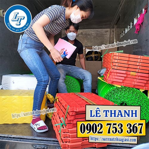 Giao hàng miễn phí sàn nuôi heo