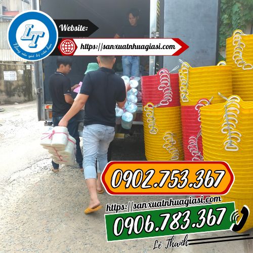 Giao hàng đơn cần xé nhựa cho khách Giao hàng đơn cần xé nhựa cho khách