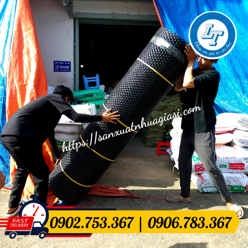 Giao cuộn lưới nhựa đen cho khách Giao cuộn lưới nhựa đen cho khách