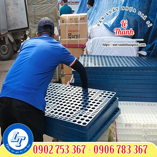 Giao pallet nhựa đế bằng Giao pallet nhựa đế bằng