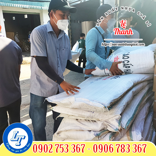 Giao sỉ bạt kẻ sọc công trình cho khách Giao sỉ bạt kẻ sọc công trình cho khách