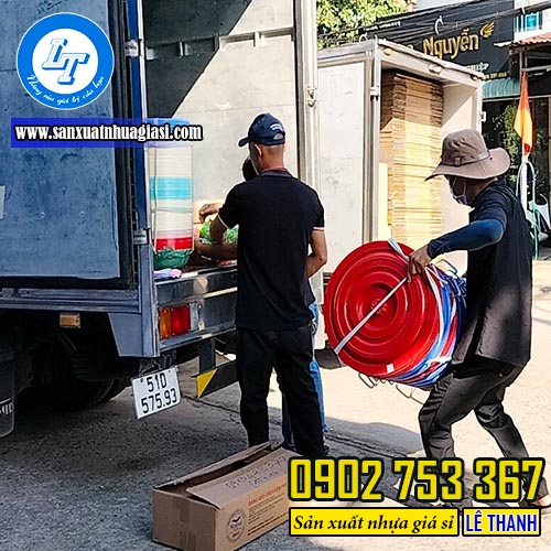 Giao sỉ ca trà đá cho khách Giao sỉ ca trà đá cho khách