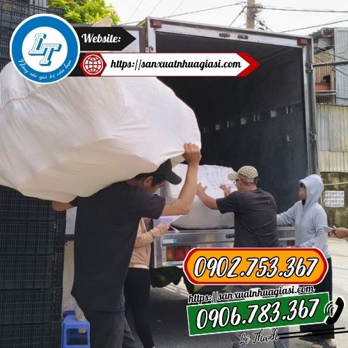 Giao sỉ bình nước to 2l cho khách Giao sỉ bình nước to 2l cho khách