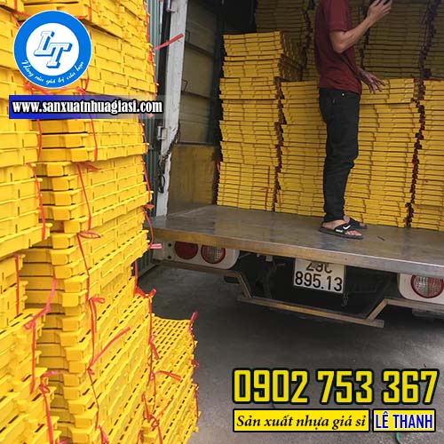 Giao sỉ sàn nhựa chăn nuôi 40x55 Giao sỉ sàn nhựa chăn nuôi 40x55