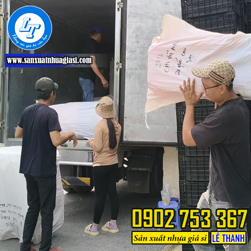 Giao sỉ xô nước đá số lượng lớn cho khách Giao sỉ xô nước đá số lượng lớn cho khách