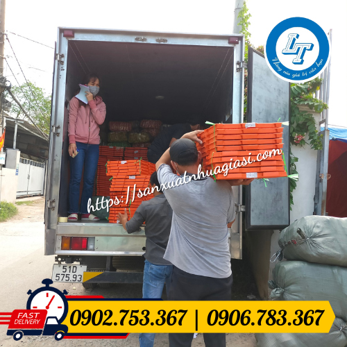 Hỗ trợ giao tấm sàn chăn nuôi HCM Hỗ trợ giao tấm sàn chăn nuôi HCM